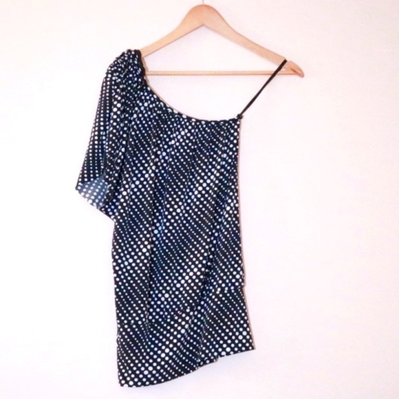 Black and White One Shoulder Polka Dot Top - Picture 2 of 5